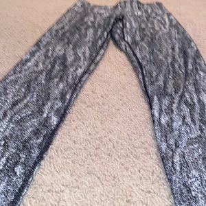 Kirkland Black/ White Leggings